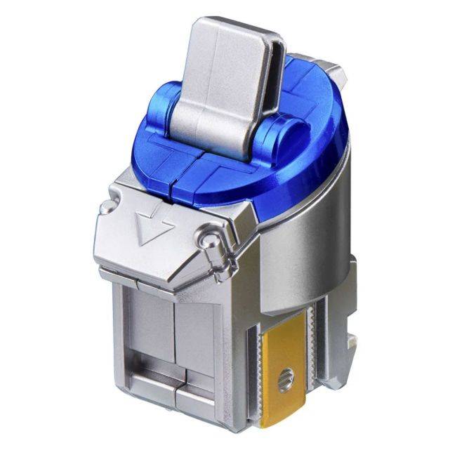 首先就是这个主体腰带了,除了平常的变身的玩法外,该款腰带也是收录了