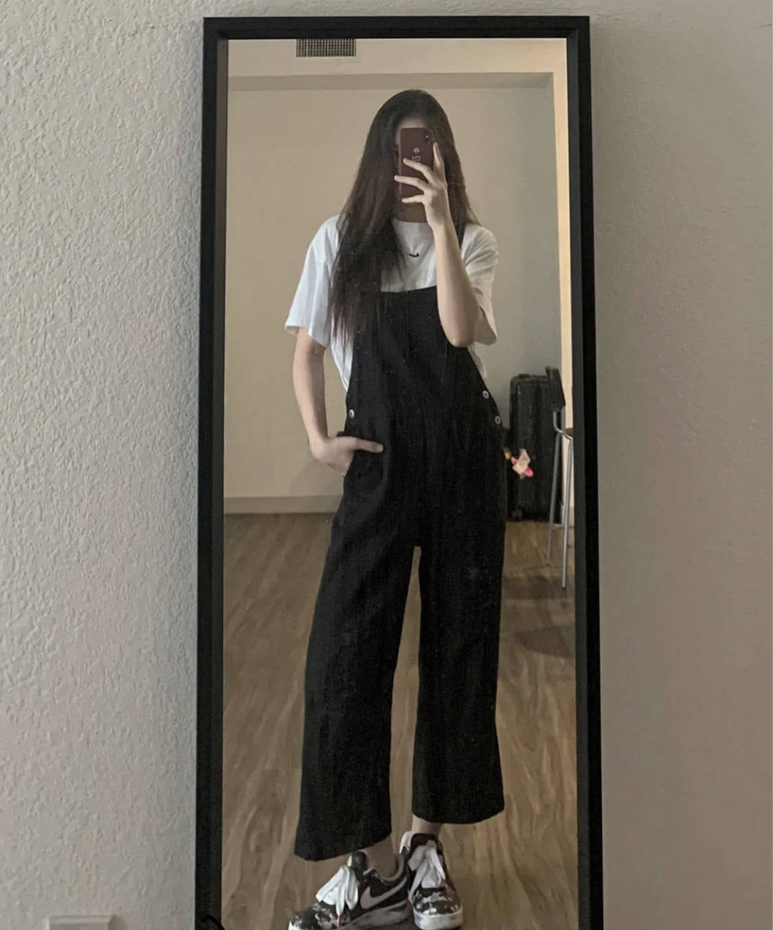 工装裤|女人过了30岁,别总穿牛仔裤,试试这几件“装嫩裤”时尚又减龄