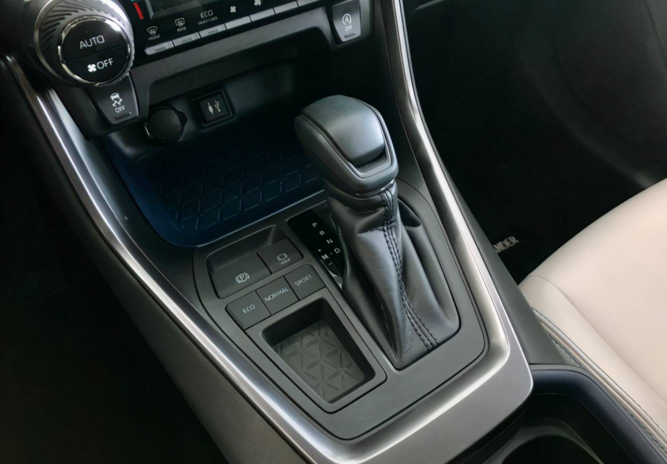 手刹怎么拉才到位 1845ae134c1f44dd8744df67d5250fc2.jpeg