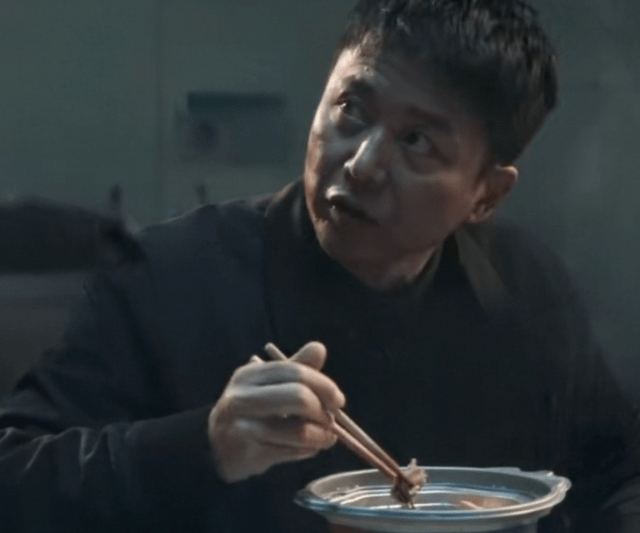 全靠|《扫黑风暴》高开低走，男主一个举动太多余，被指比反派还招人烦？