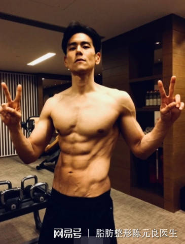 想要拥有腹肌好难 怎样才能快速拥有巧克力腹肌 脂肪