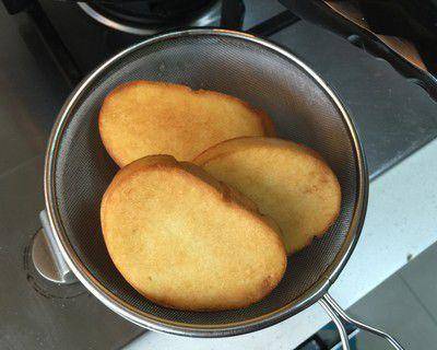 下锅|炸馒头片时，万万不要只裹蛋液，多加这1步，外酥里软不吸油！