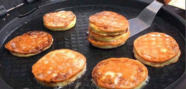 做法|我早餐经常如此做,煎一煎5分钟出锅,比油条包子好吃,还简单