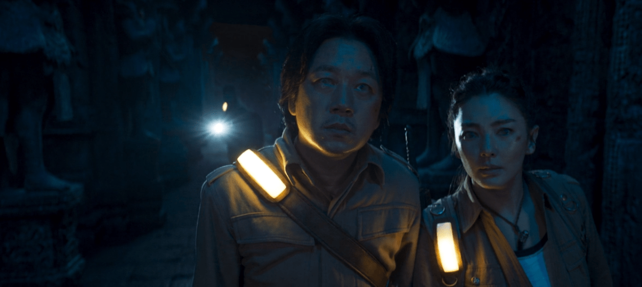 因为|云南虫谷:老胡与杨参谋遭“石观音锁喉”,王胖子开始发挥作用,扎龙还想图财