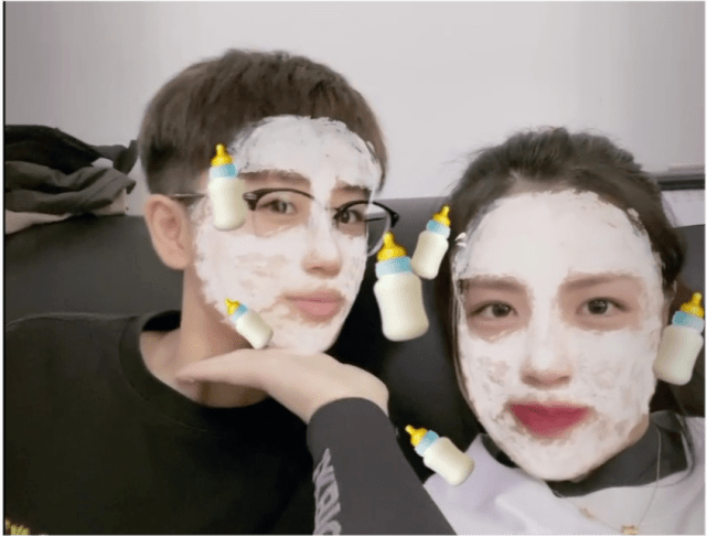 金杨|双金杨倩回国后太潇洒！扎丸子头甜美减龄，奶瓶特效下可爱到膨胀！