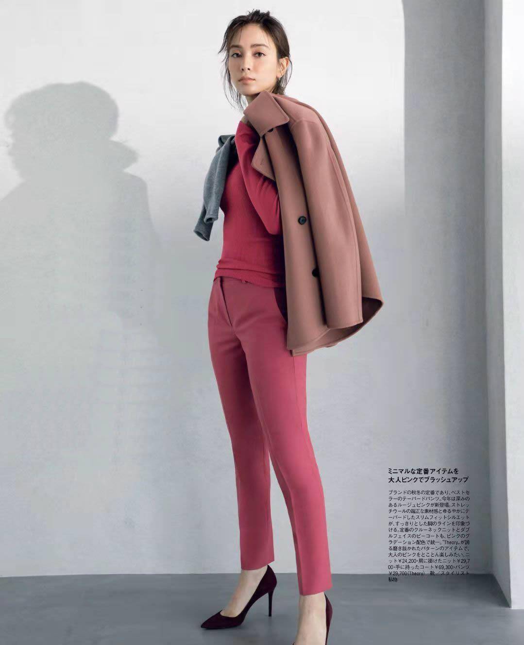 米色|越看越喜欢！13套最美的金秋“流行穿搭”，穿衣高手也为之叹服