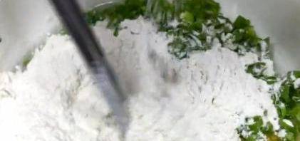 煎饼|早餐不用出去买,教你鸡蛋饼最快速做法,自己做干净又美味!