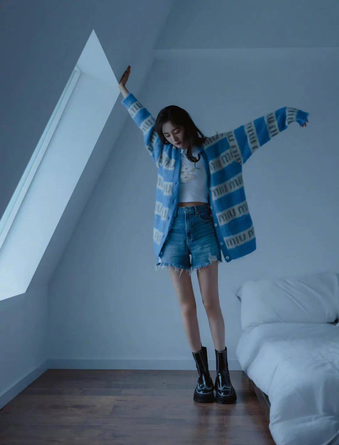 运动鞋|逛街偶遇杨幂…她穿短裤时总穿这几款鞋