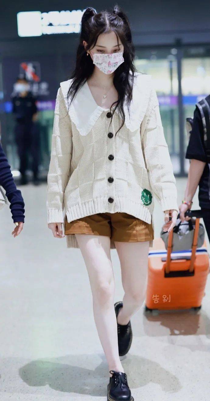 运动鞋|逛街偶遇杨幂…她穿短裤时总穿这几款鞋