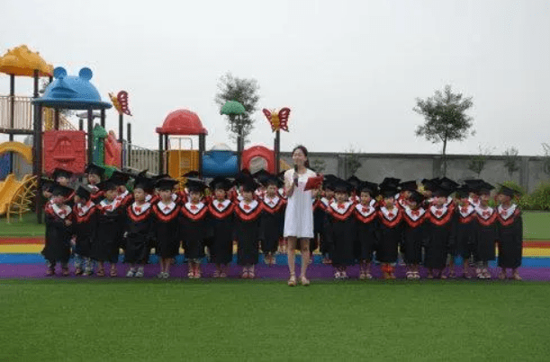 责任心|幼儿园老师吐槽“工资低”，工资条被曝光后，家长劝其别不知足