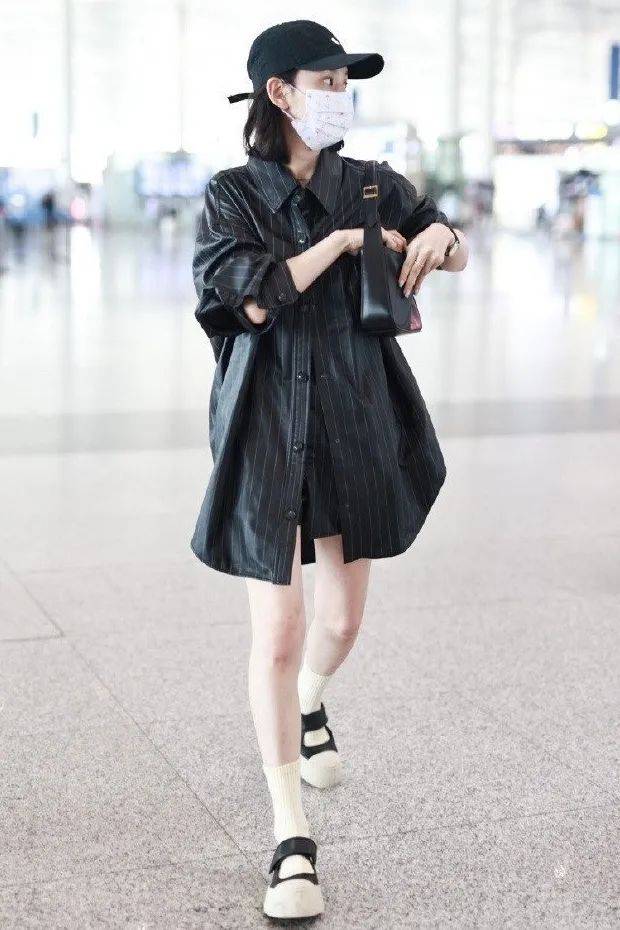 运动鞋|逛街偶遇杨幂…她穿短裤时总穿这几款鞋