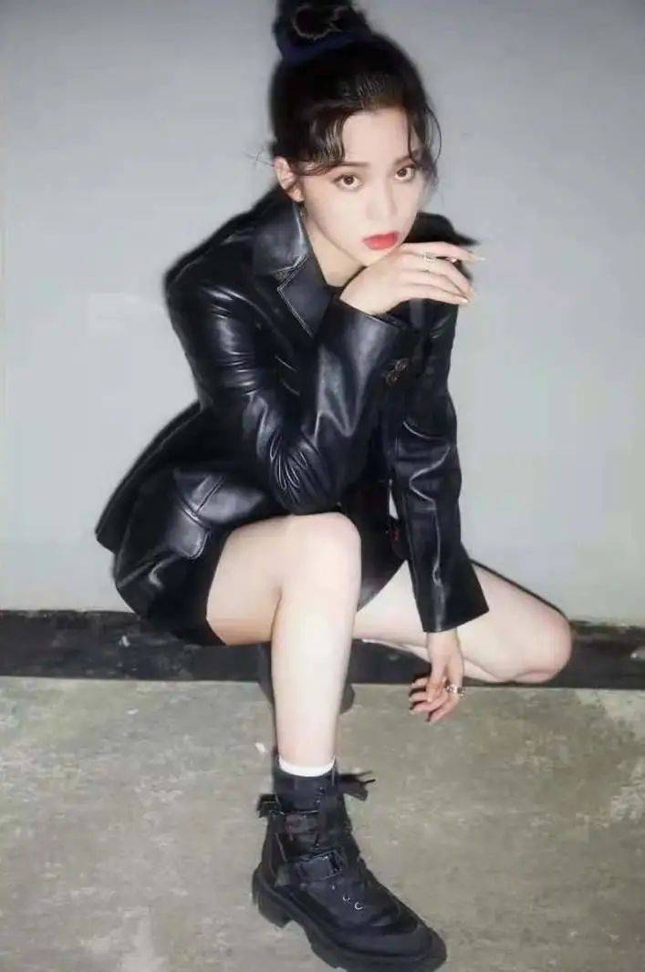 运动鞋|逛街偶遇杨幂…她穿短裤时总穿这几款鞋