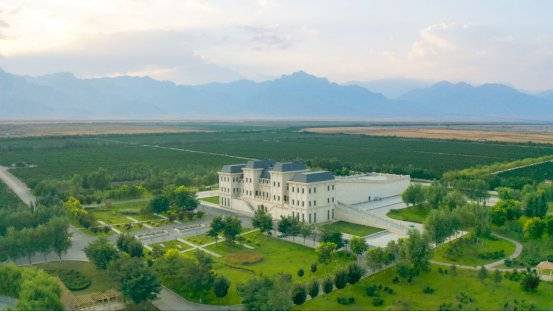 庄园|致敬艺术经典 美贺庄园限量版干红童话上市