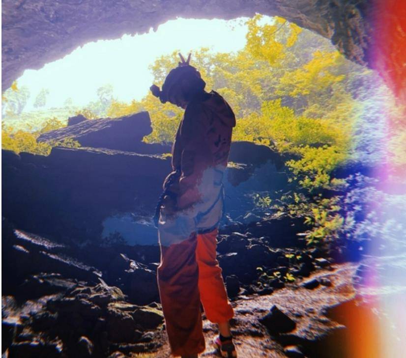 下巴|火箭少女成员Sunnee带伤录节目 敬业又可爱