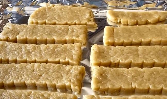 长条|入秋后,多给孩子做这零食,香甜酥脆零添加,我家一周做3回