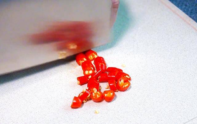 茄子怎么样做好吃不用淀粉 6bafaaa1266e462ab611734d7a246a9b.jpeg