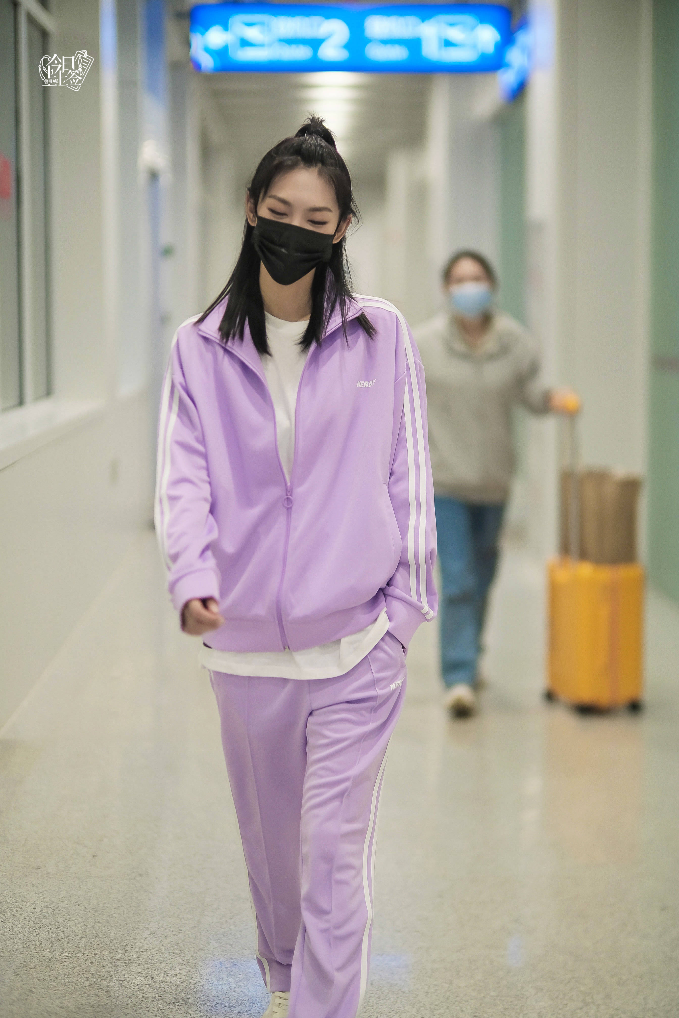 设计|今年入秋穿搭,从卫衣套装开始:7位女明星8款风格总有一款适合你