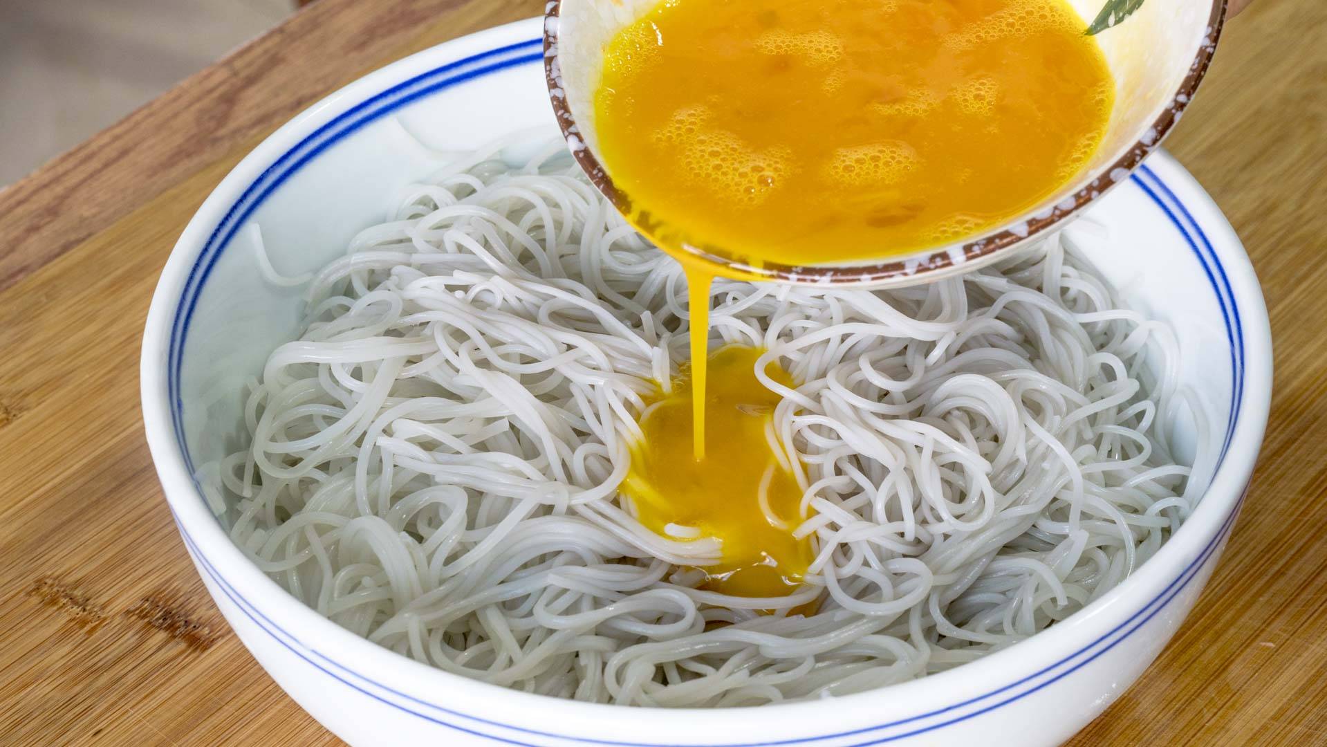 做法|营养早餐粉条小饼的做法！健康美味！口感细腻！