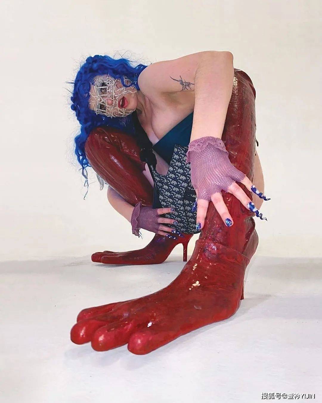 设计|新锐设计师｜靠怪兽五指鞋出圈的服装设计师宝藏品牌