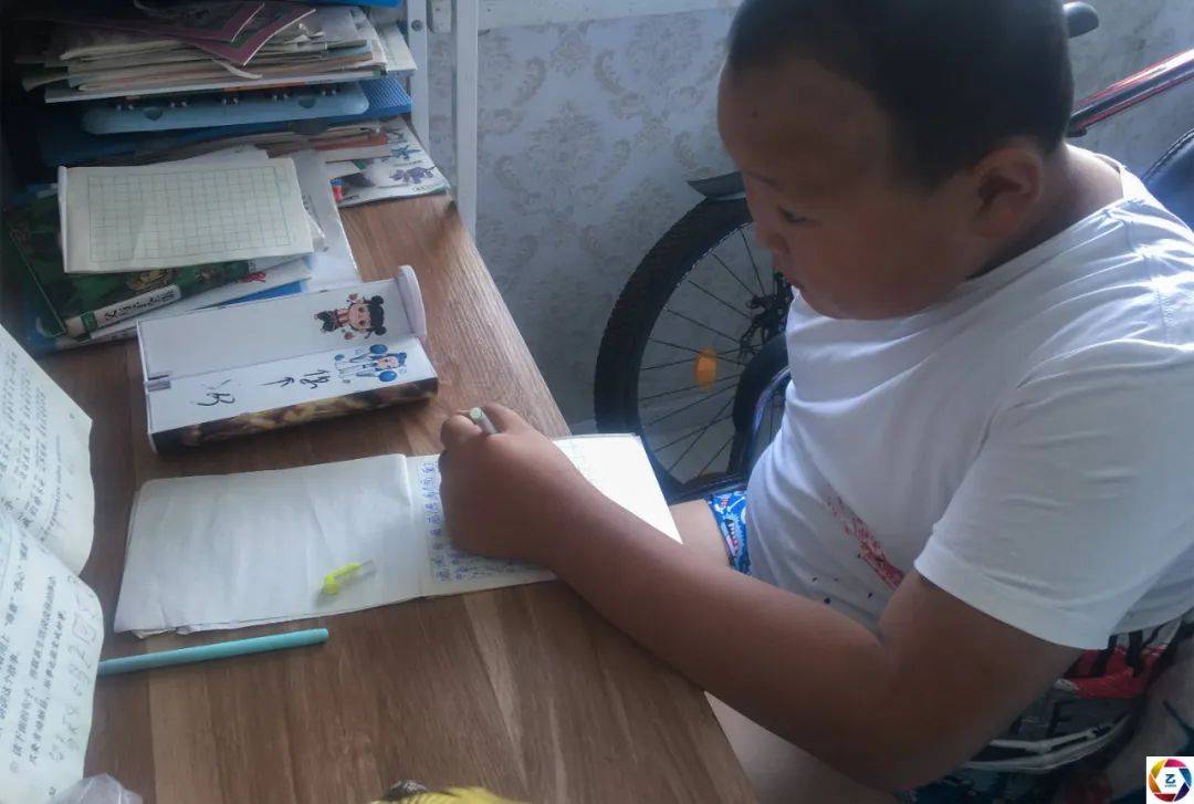 李明喆|男孩右臂莫名疼痛，为了保命无奈截肢，谁知断臂后更大的悲剧来了