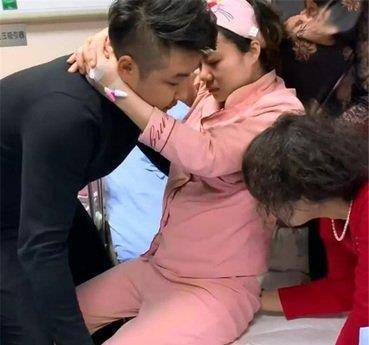 因为|吉娜“孕期身材”引争议，朗朗回应称别老说腰，逗笑众网友