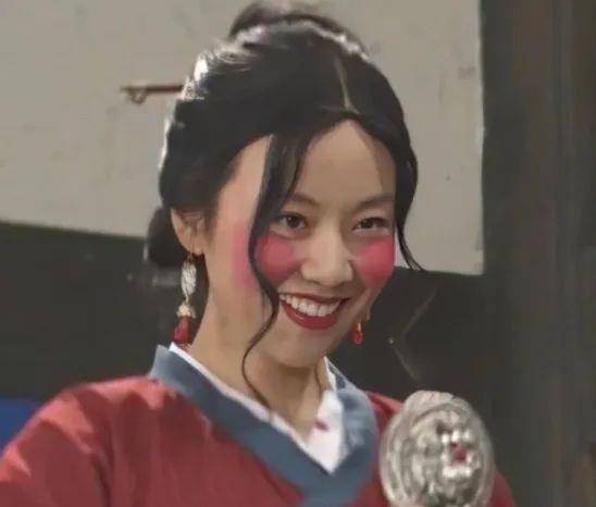 脸部|“网红脸”丑丑丑爆了！圆脸女生时髦起来，绝美！