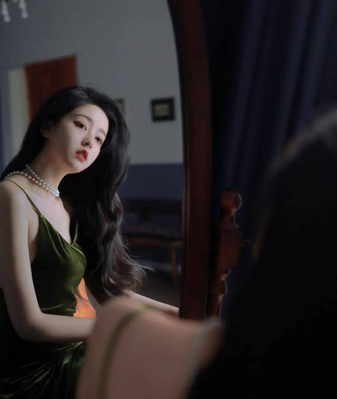 发型|别再披头散发了！这6款“发型”才够美够清凉，时髦还显脸小