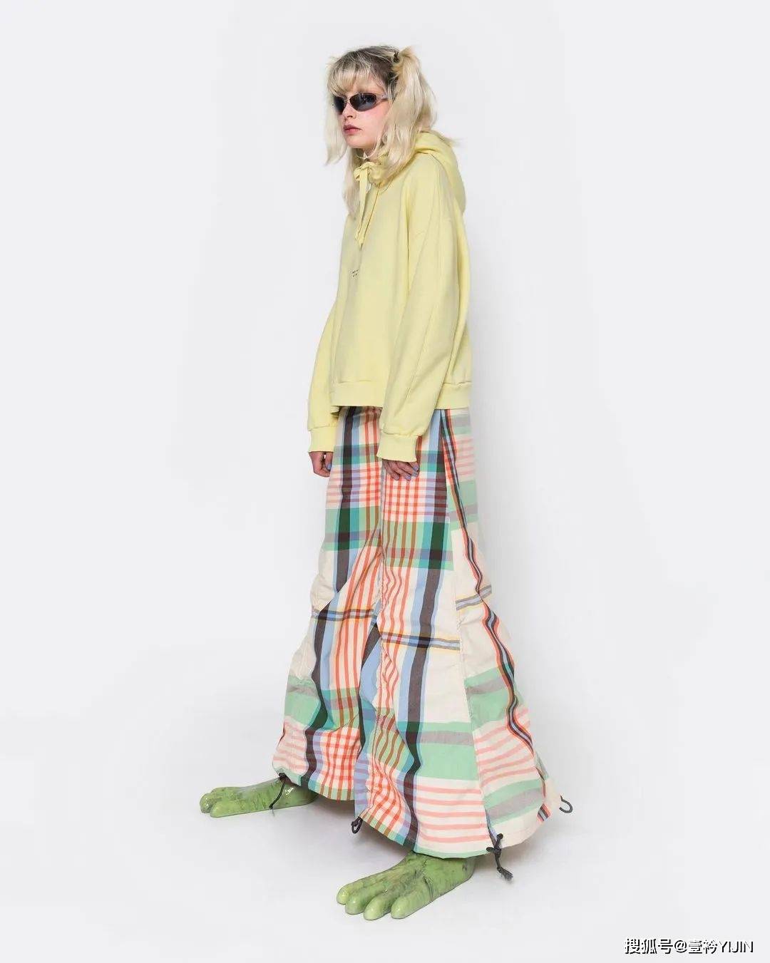 设计|新锐设计师｜靠怪兽五指鞋出圈的服装设计师宝藏品牌