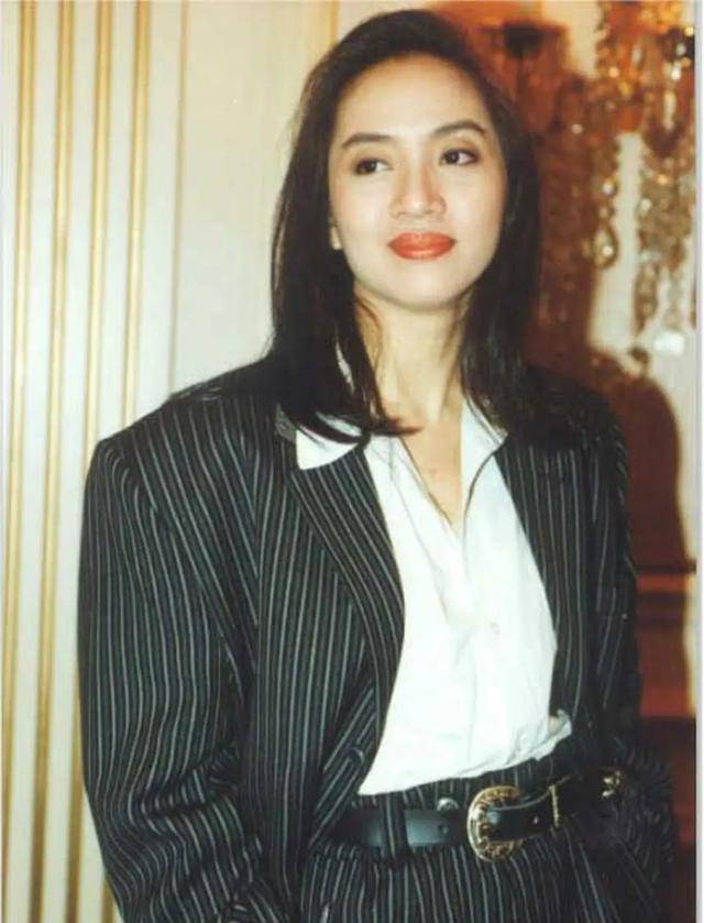 杨玲|如何复刻《乔家的儿女》的九十年代时髦？