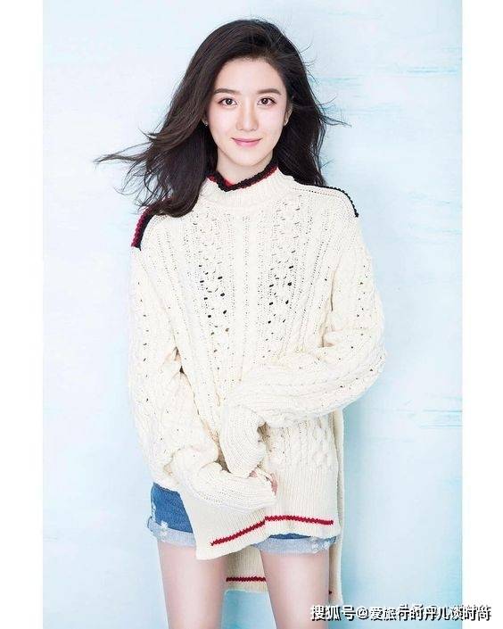 好身材|新加坡大美女李凯馨的时尚穿搭，“高颜值”“好身材”行走的衣架