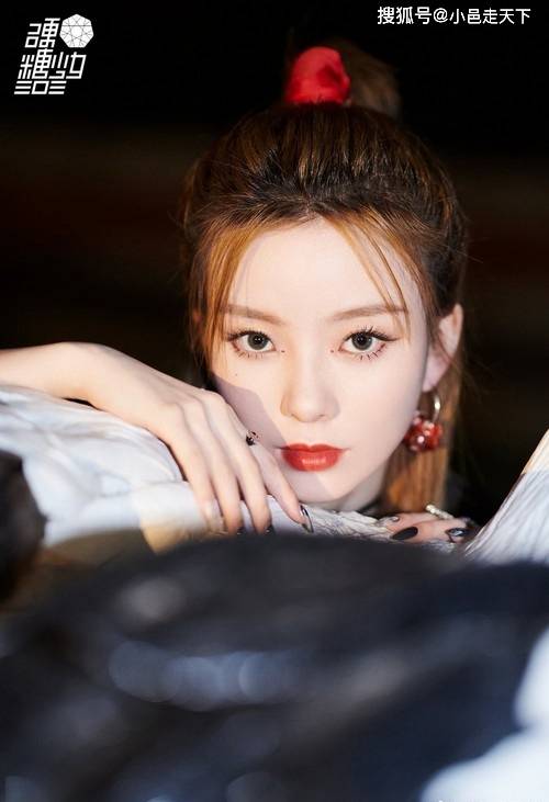 旗袍|硬糖少女旗袍大长腿写真