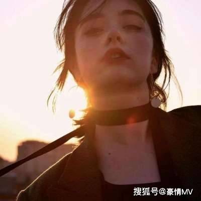 女生|欧美头像女生高冷霸气2021_欧美ins女生头像风高清街头