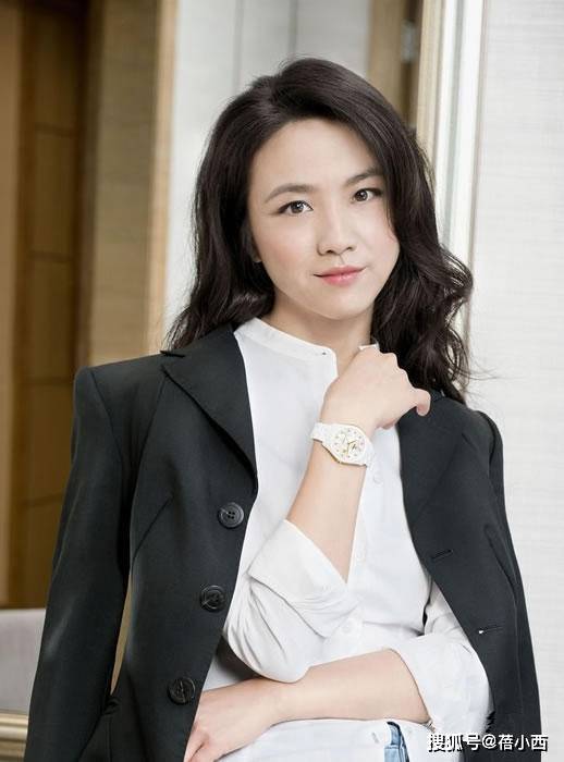 黑色|真正性感的女人,气质是从骨子里散发出来的,看看汤唯就知道