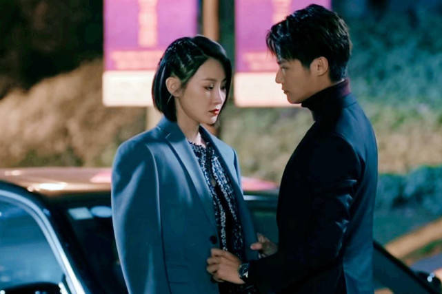 同学|韩烨凭借《玫瑰行者》出圈，蓝盈莹是她的同学，曾在知否中扮丹橘