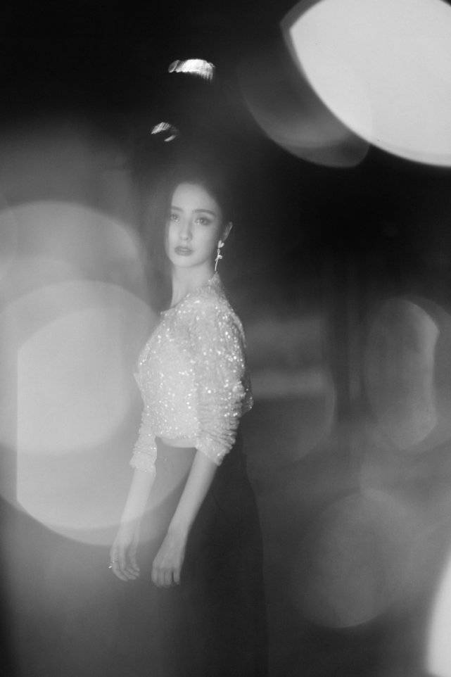 女神|佟丽娅绝美大片曝光！穿露脐装跑步都美到爆，离婚后大胆秀小蛮腰