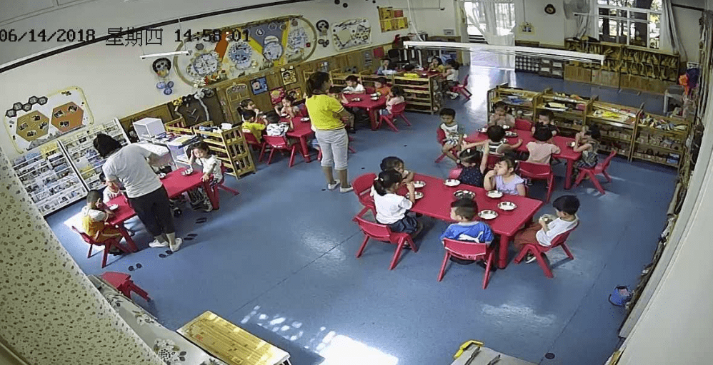 家长|宝妈晒幼儿园“观看监控”收费标准，家庭卡1年1198元，这合理？