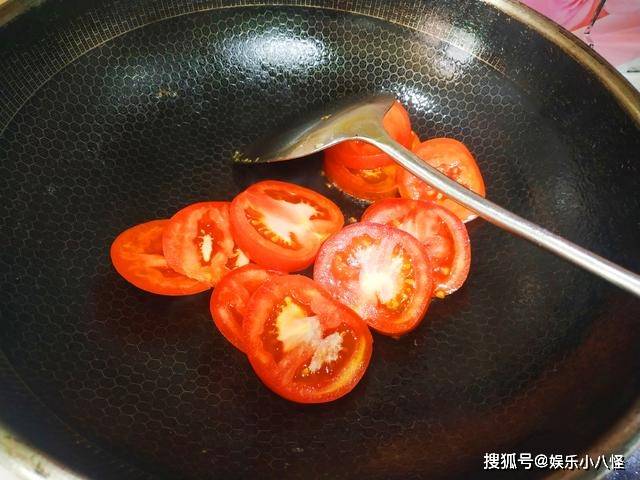 葱花|孩子早餐我不愁，1个番茄，2个鸡蛋，5分钟上桌，孩子爱吃