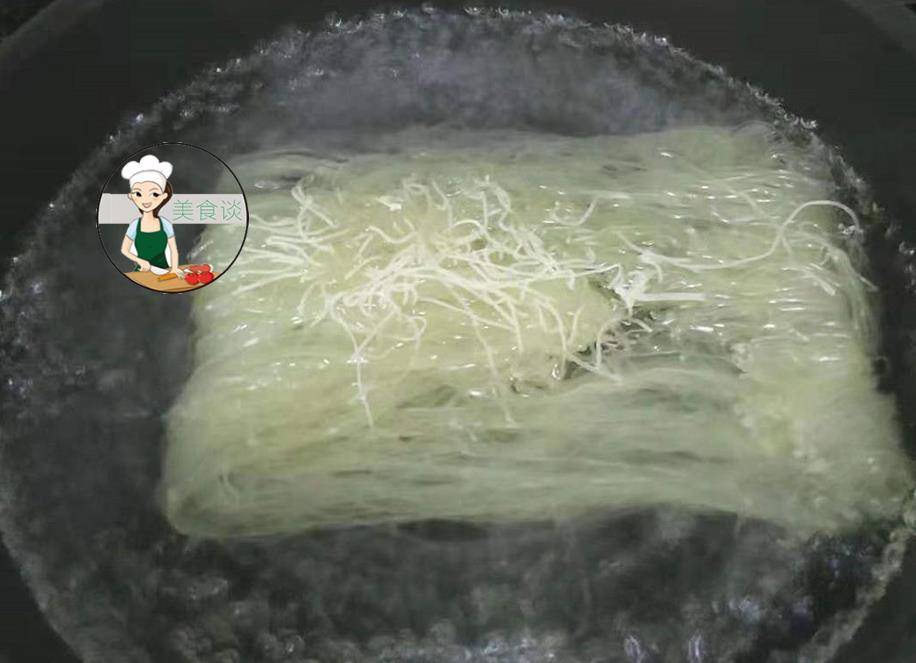 加入适量|天冷早餐就馋此碗粉，10分钟出锅，有菜有肉，滋补暖身，胃特舒服