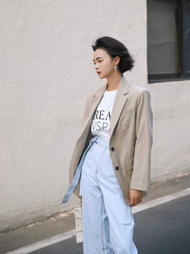 显高|果然，西服外套还是配“牛仔裤”才洋气，显高显瘦，关键还耐看