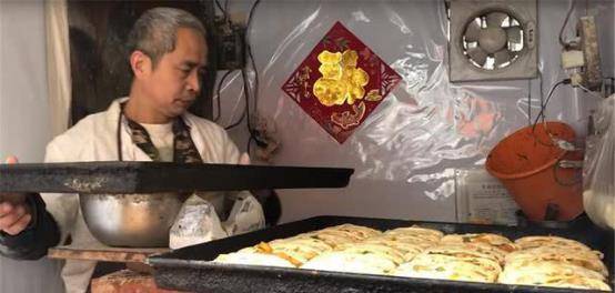 什么|大叔坚持20年卖良心早餐，2块一个从早忙到晚，每天做上千不够卖