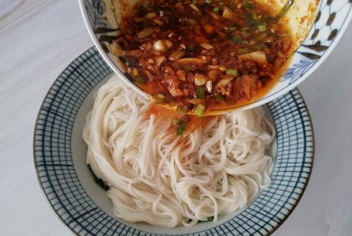 做法|冬天,全家人最爱的早餐,5分钟出锅,酸辣开胃,吃完全身都暖和