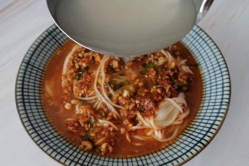 做法|冬天,全家人最爱的早餐,5分钟出锅,酸辣开胃,吃完全身都暖和