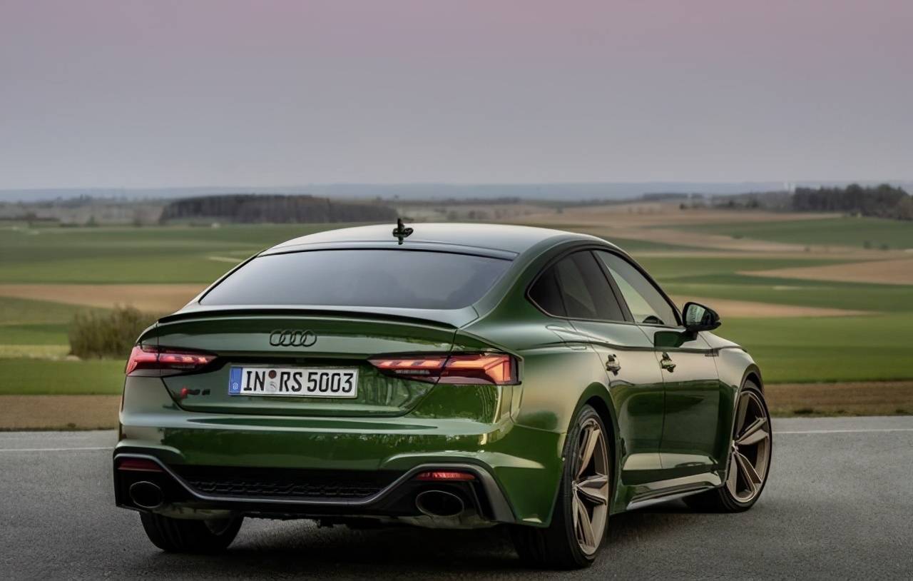 一百万的购车款,奥迪rs5才是真正的性能车之王