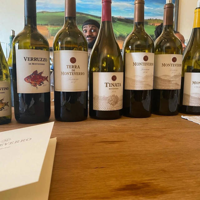 原创湖人双核互怼!老詹调侃浓眉被气得去看医生了,后者愤怒表情回应