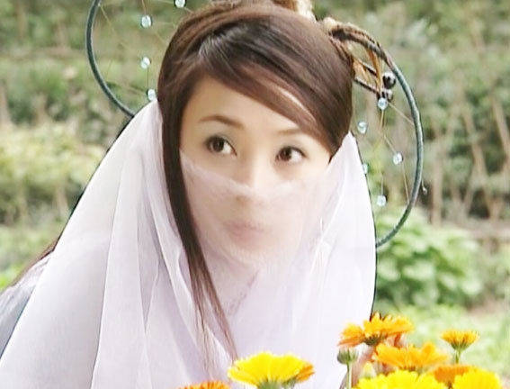 一身|赵丽颖、鞠婧祎、唐嫣、蒋勤勤、黄奕、黎姿,谁戴面纱最美最仙