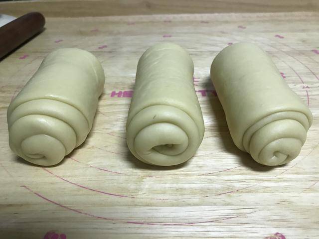 进行|只需一次发酵的吐司，操作省时，组织细腻松软拉丝，放三天也不硬