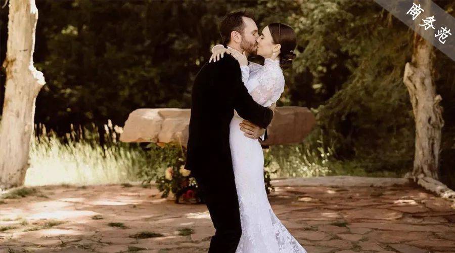 Collins|32岁“白雪公主”结婚，穿Ralph Lauren婚纱太唯美！