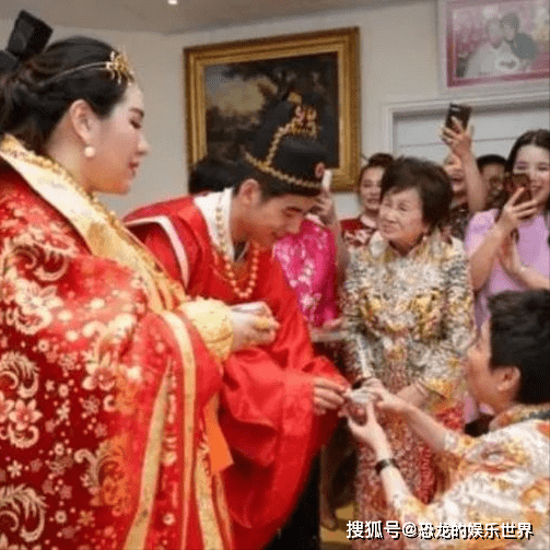 原创何超盈为什么这么胖 这两点把她减肥的道路彻底的堵死了