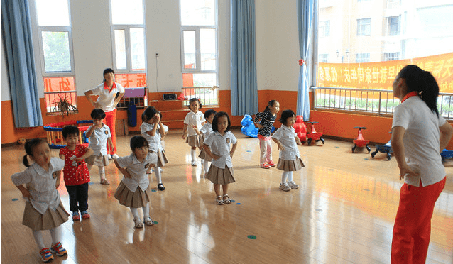 家长|别随便质疑幼师的学历，幼儿园不会直说的规矩，家长提前了解为好