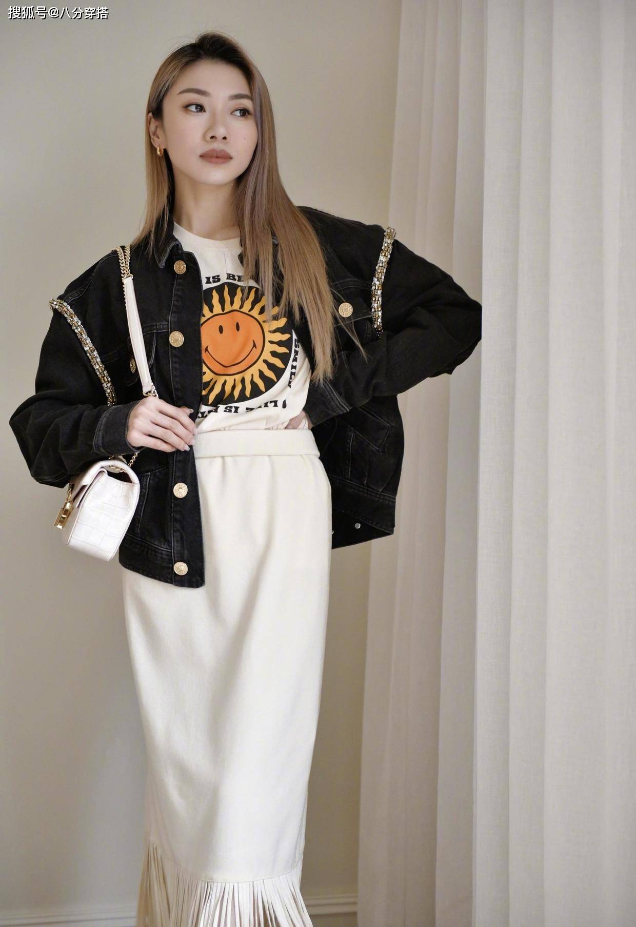 黑色|程晓玥的身材原来这么好，黑色抹胸配长裤高挑干练，时髦利落